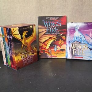 Wings of Fire by Tui T. Sutherland, Books 1- 5, Box Set, Plus Graphic Novel #1